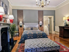 The Writer's Retreat Ground Floor Apartment